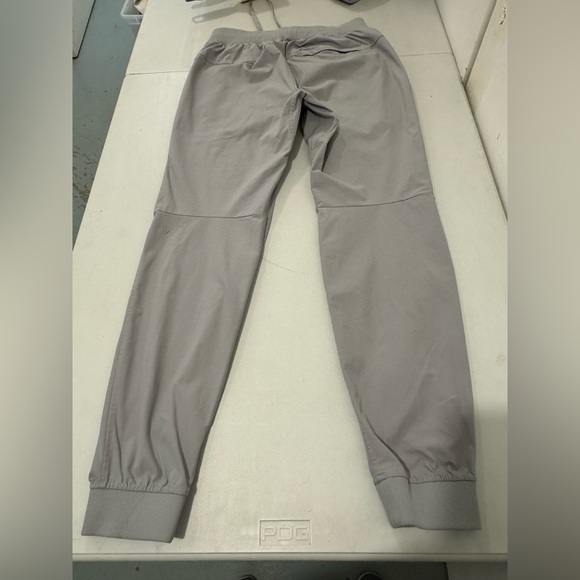 Lululemon men’s pant size medium - Picture 4 of 7